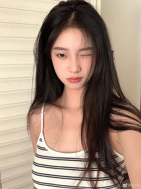 商務(wù)旅行女老板戴的帽子經(jīng)典