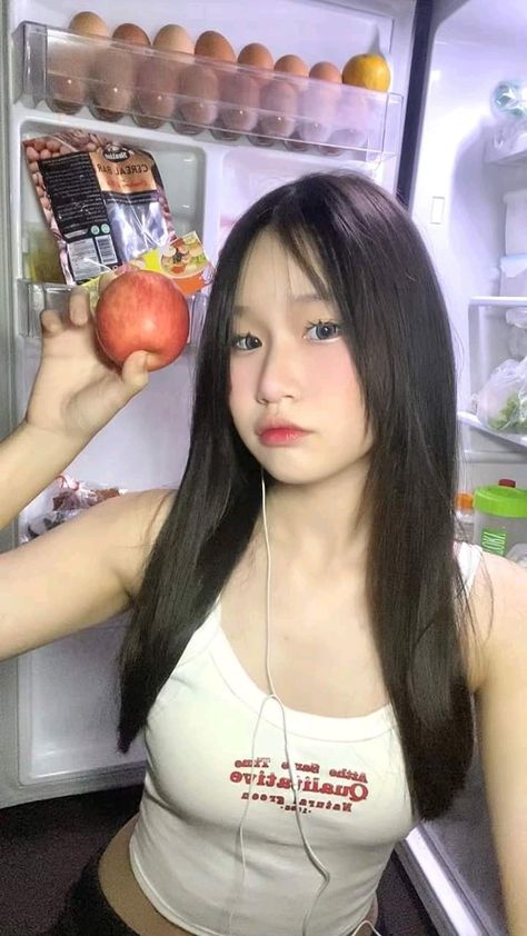 他揉捏她兩乳不停呻吟小視頻
