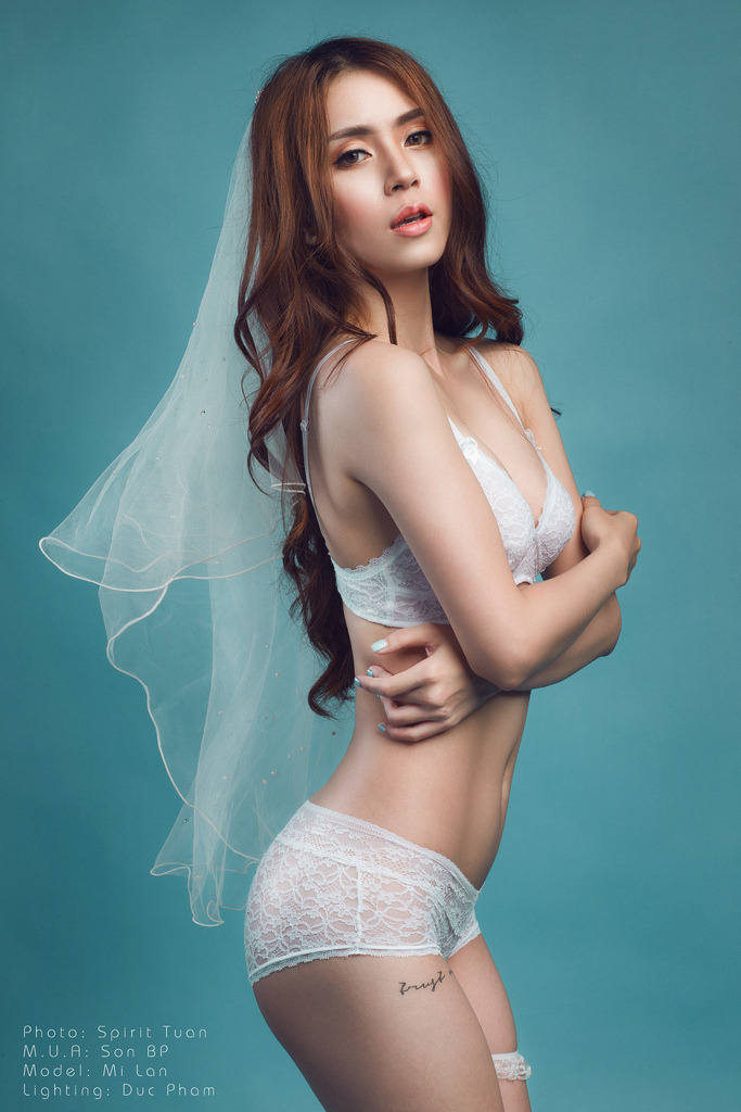 少女觀看第6集視頻播放
