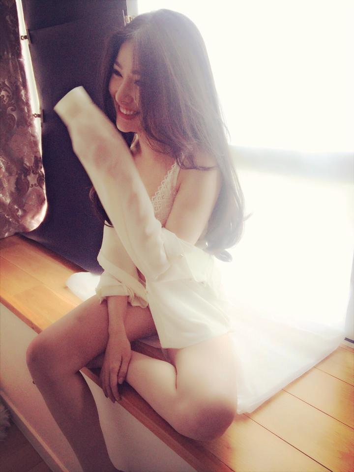 一區(qū)二區(qū)三區(qū)亞洲精華液