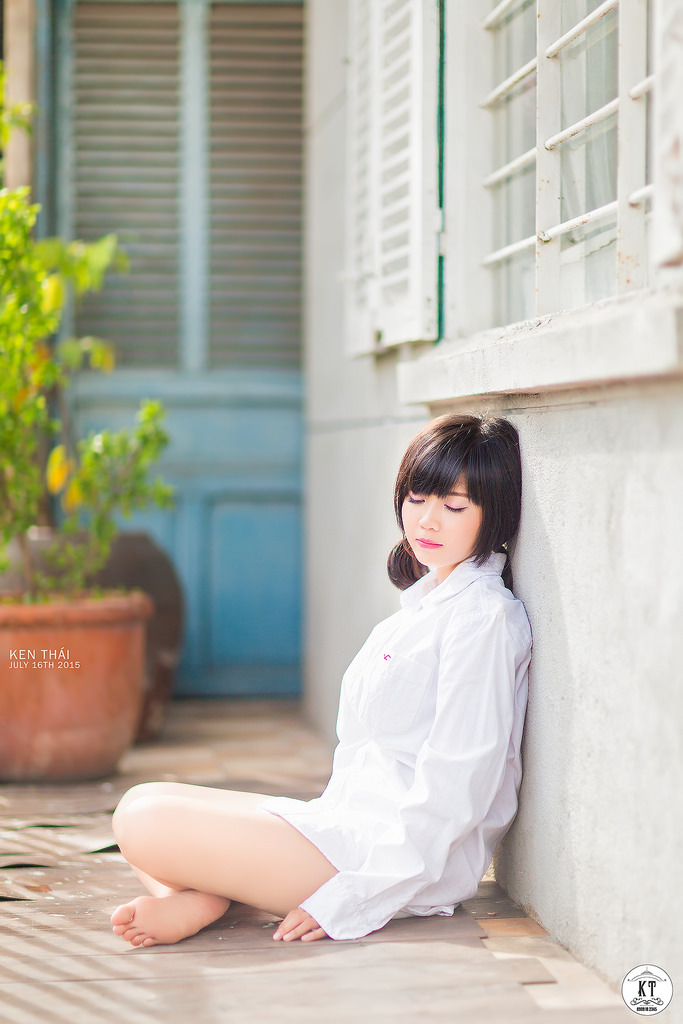 小瑩聳脹的雪乳奶水