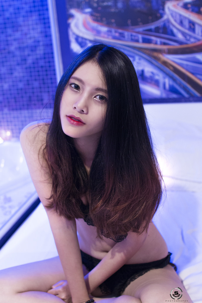 美女扒開內(nèi)給男人揉