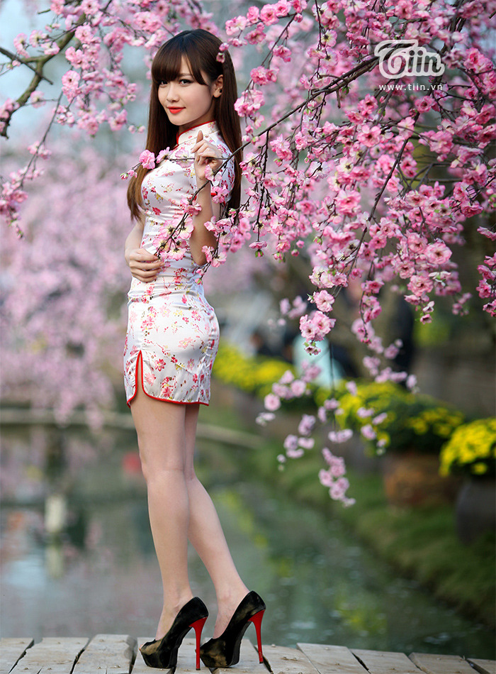 女秘書繩調(diào)教