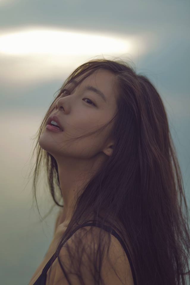 兩個奶被揉得又硬又翹下面流水